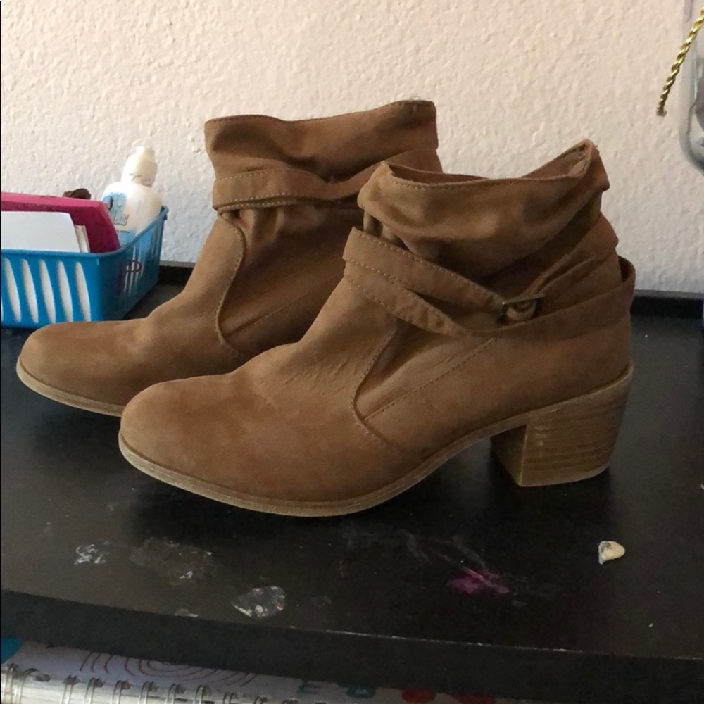 American eagle low high boots